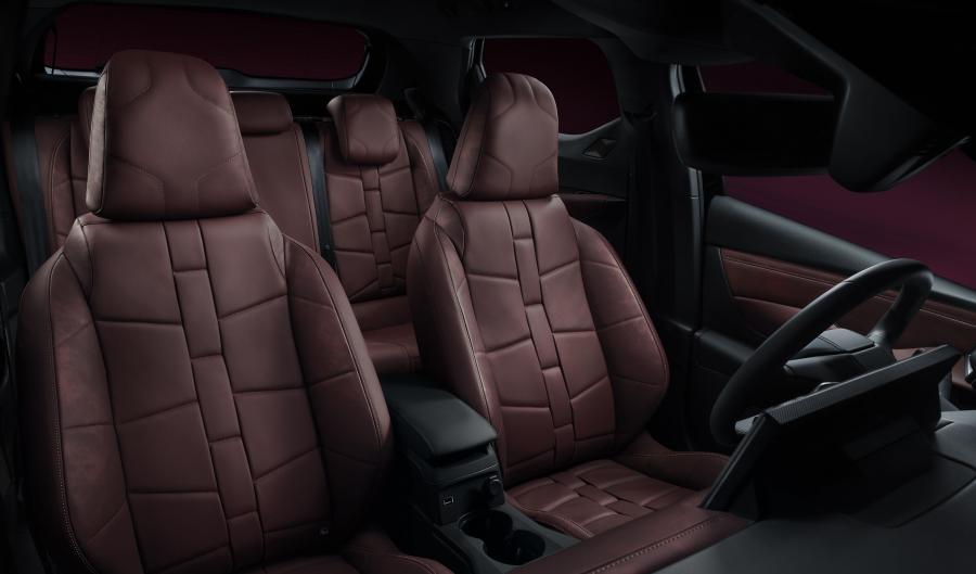 Интерьер DS 3 Crossback La Premiere 2019 года  (WW) (фото 9 из 31)